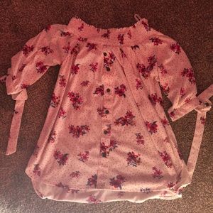 Off the shoulder floral print with dots